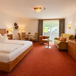 First Mountain Montafon 호텔 4*