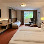 First Mountain Montafon 호텔 사슈른