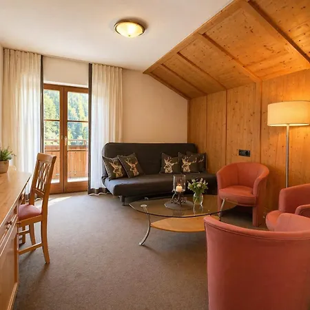 First Mountain Montafon 호텔 4*